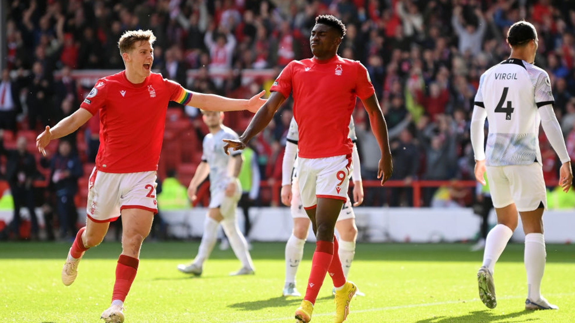 的波动恰好 的波动恰好