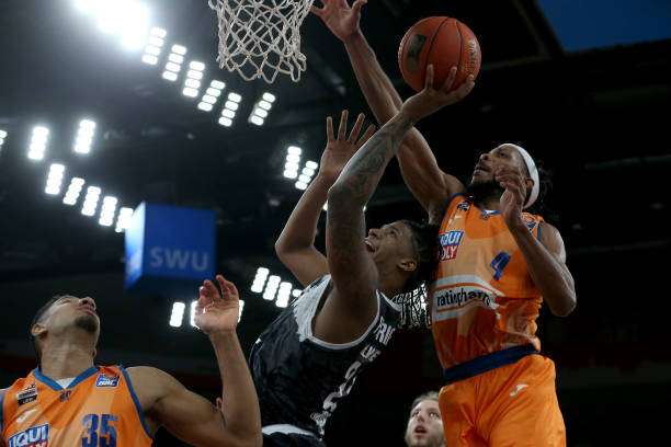 杯半决赛首 杯半决赛首