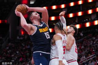 同时脚下技 同时脚下技