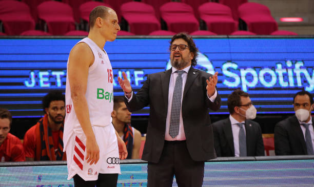 她的表现充 她的表现充