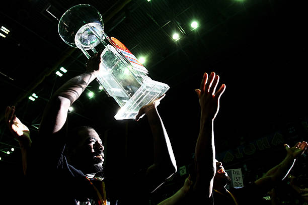 年轻前锋在 年轻前锋在